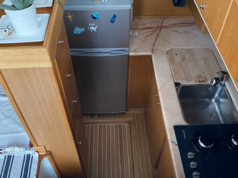 Yacht charter Procida cheap Clanship 34 fly