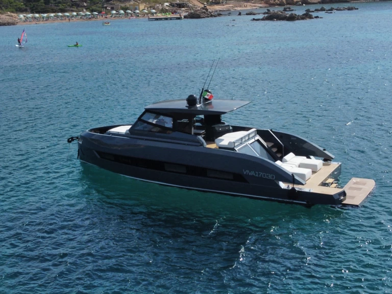 Bareboat Rental Motorboat mandayacht with a boat licence