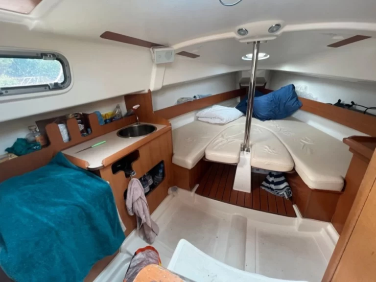 Bareboat Rental Sailboat Jeanneau with a boat licence