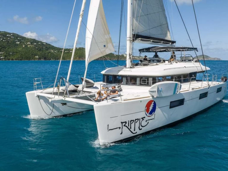 Luxury Yacht rental with or without captain Lagoon Saint Thomas Island