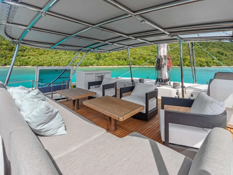 Luxury Yacht for rent Road Town at the best price