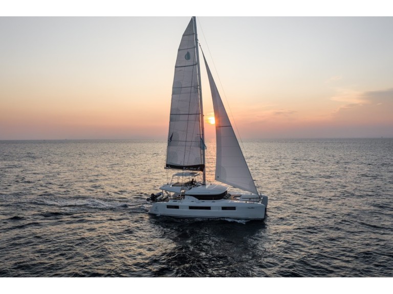 Boat rental Lagoon Lagoon 50 in Alimos on Samboat