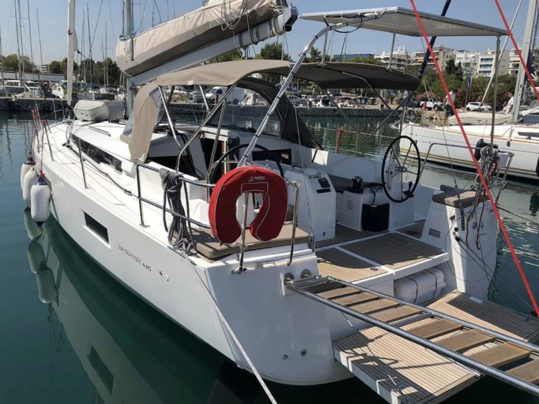 Yacht charter Lefkáda cheap Sun Odyssey 440