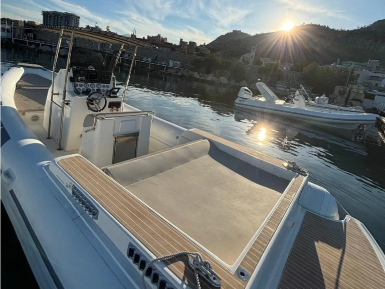 Yacht charter Palermo cheap 840 440 cv