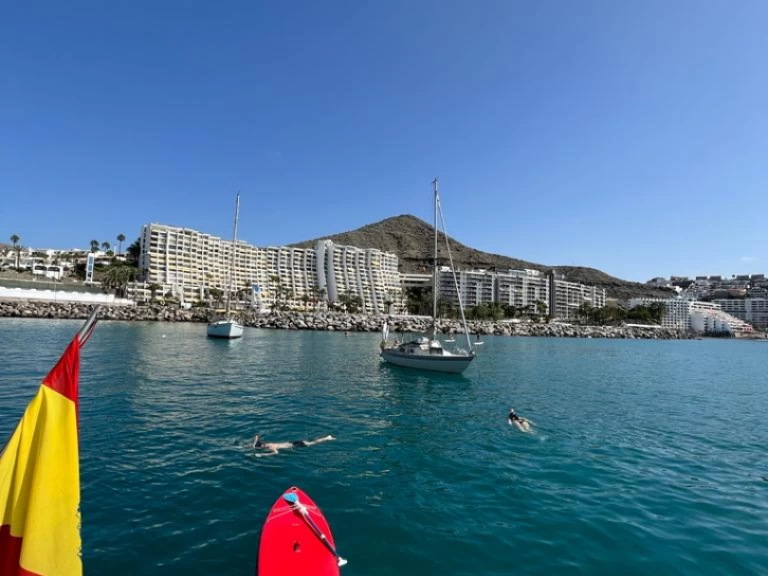Bareboat Rental Motorboat Princess with a boat licence
