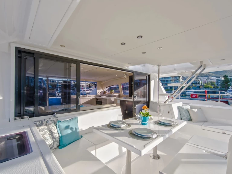 Rent a Leopard Leopard 43 Powercat Miami