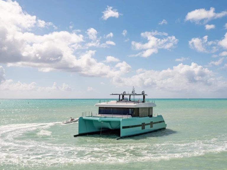 Catamaran for rent Miami at the best price