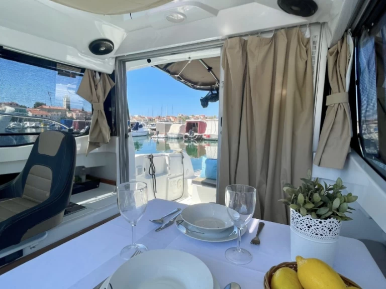 Rent a Jeanneau Merry Fisher 695 Šibenik