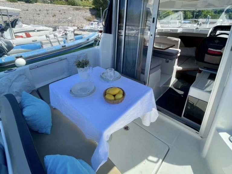 Motorboat rental in Šibenik - Jeanneau Merry Fisher 695
