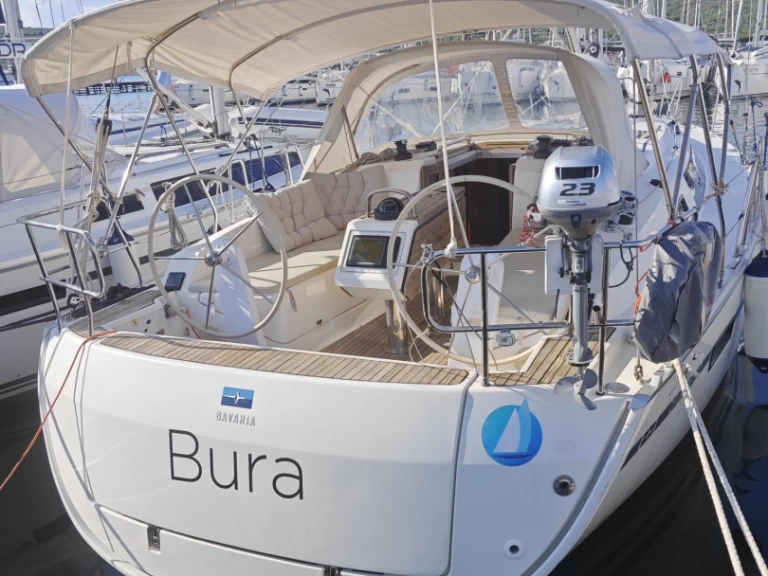 Boat rental Bavaria Cruiser 37 in Punat on Samboat