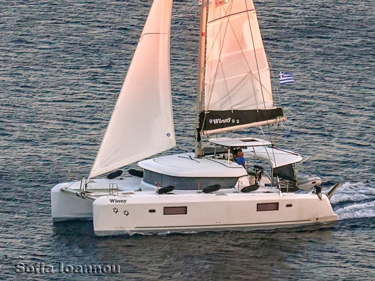 Catamaran for rent Syros (Island) at the best price