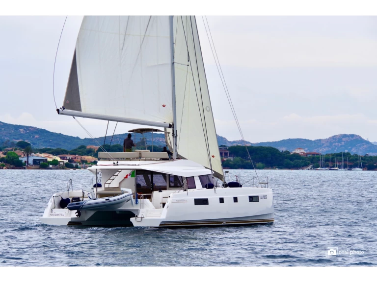 Catamaran rental with or without captain Nautitech Puntone