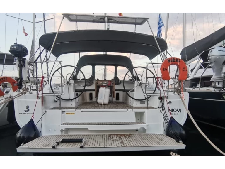 Sailboat for rent Préveza at the best price