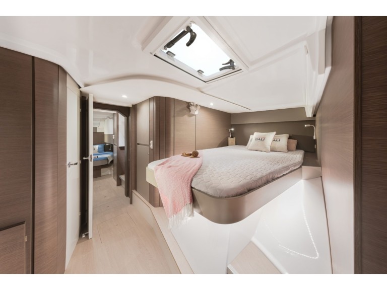 Yacht charter Préveza cheap Bali Catspace Voile