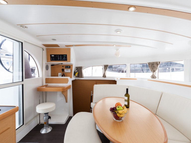 Boat rental Lagoon Lagoon 380 S2 in Préveza on Samboat