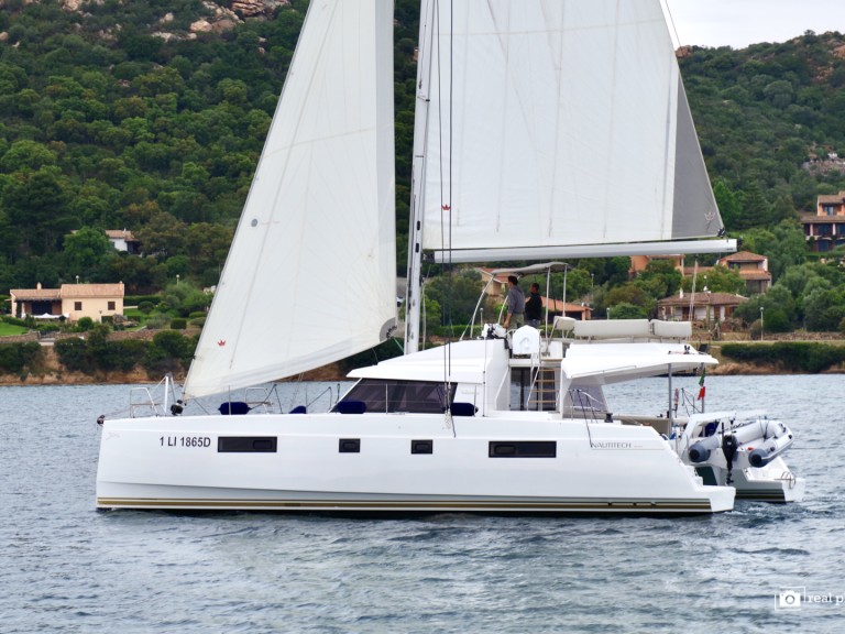 Catamaran rental with or without captain Nautitech Puntone