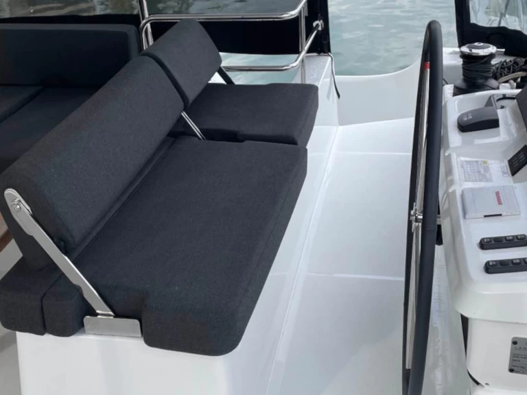 Lagoon Lagoon 51 in Alimos on SamBoat