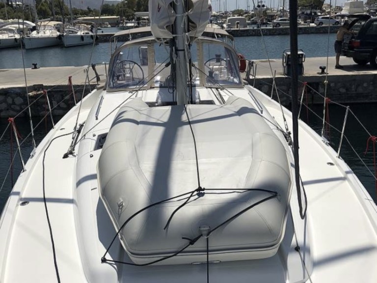 Sailboat for rent Lefkáda at the best price