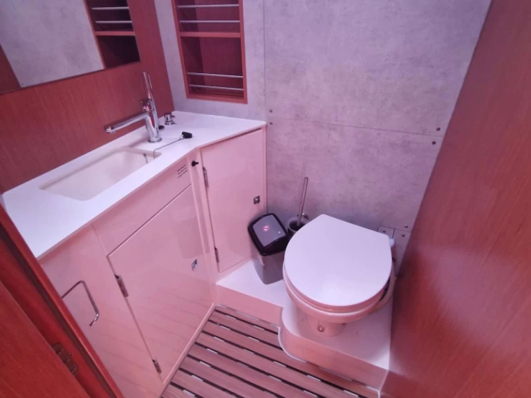 Bavaria Bavaria C42 charter bareboat or captained in  Préveza