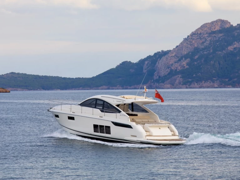Boat rental Fairline Targa 48 in Port d'Alcudia on Samboat