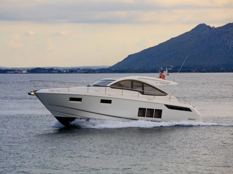 Motorboat rental with or without captain Fairline Port d'Alcudia