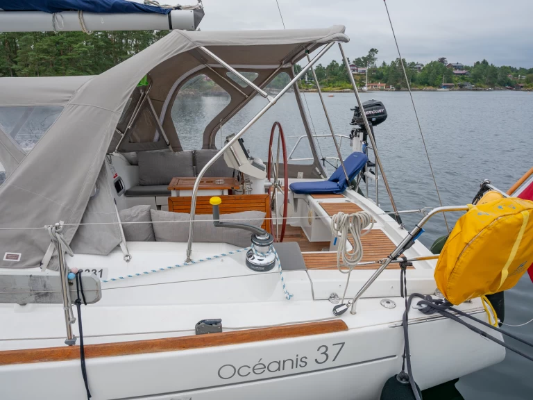 Bareboat Rental Sailboat Bénéteau with a boat licence