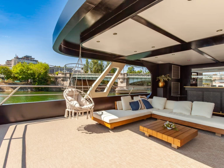 Boat rental Paris Yacht Marina La Perle Noire in Paris on Samboat