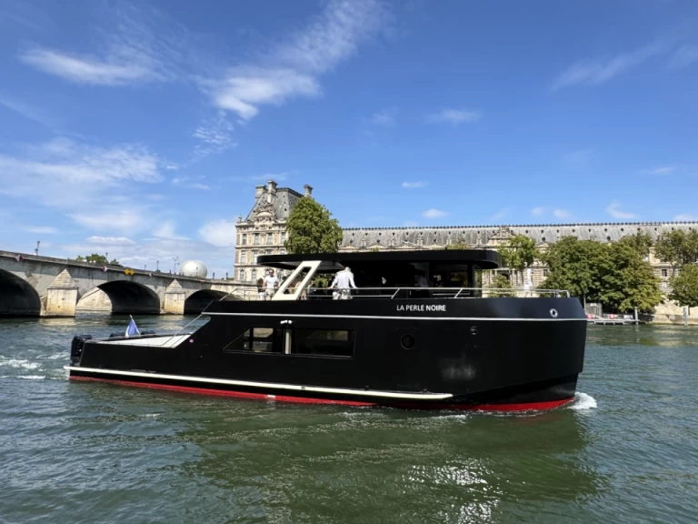 Luxury Yacht rental in Paris - Paris Yacht Marina La Perle Noire