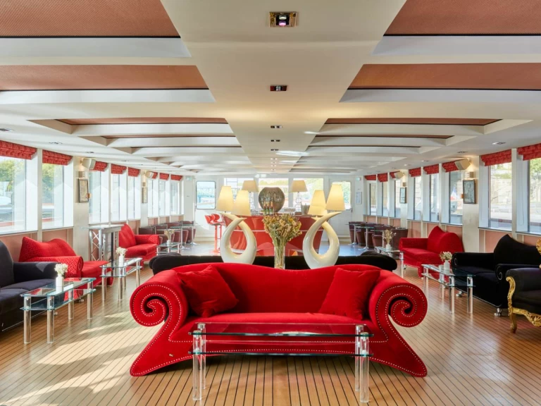 Houseboat for rent Paris at the best price