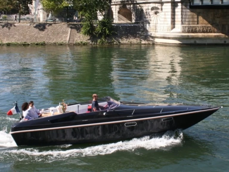 Tullio Abatte Black Swan charter bareboat or captained in  Paris