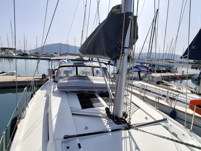 Sailboat for rent Lefkáda at the best price