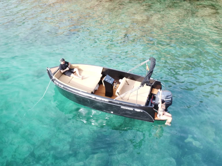 Yacht charter Sant Antoni de Portmany cheap 585