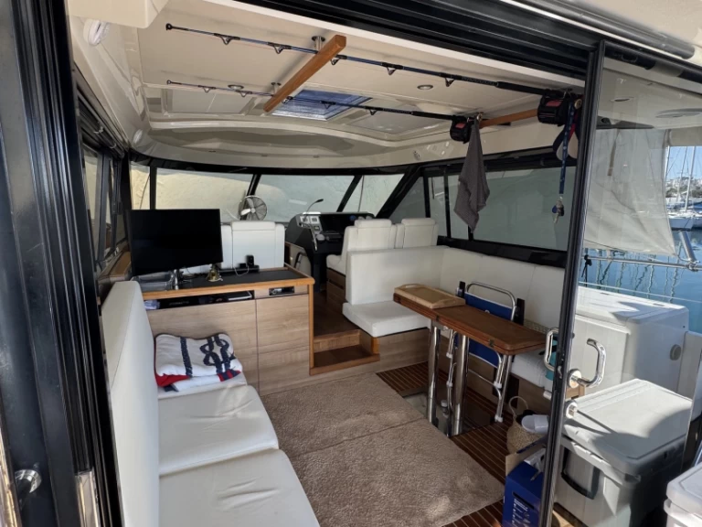 Motorboat for rent Marina Delta Kallithea at the best price