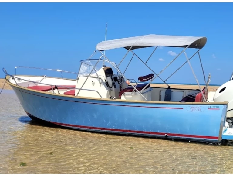 Rhea Open 23 charter bareboat or captained in  Saint-Martin-de-Ré
