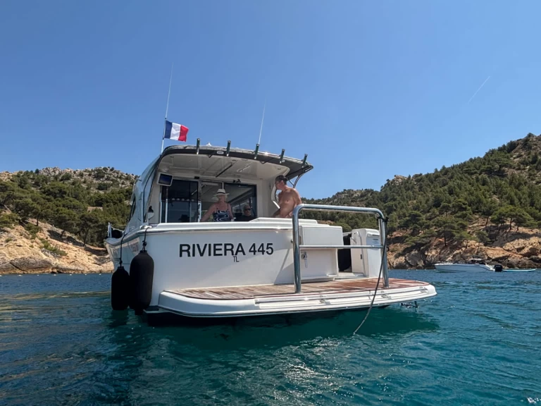 Riviera Riviera 445 in Cannes on SamBoat