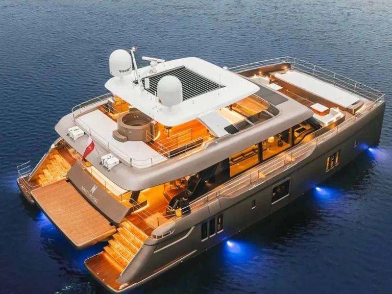 Luxury Yacht rental with or without captain Sunreef British Virgin Islands (BVI)