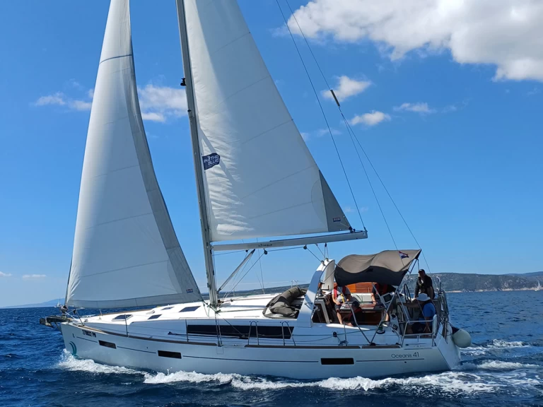 Rent a Bénéteau Oceanis 41.1 Primošten