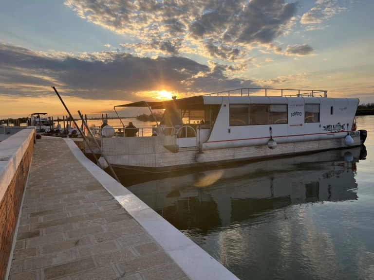 NAVI 53 HB 16:50 in Cremona on SamBoat