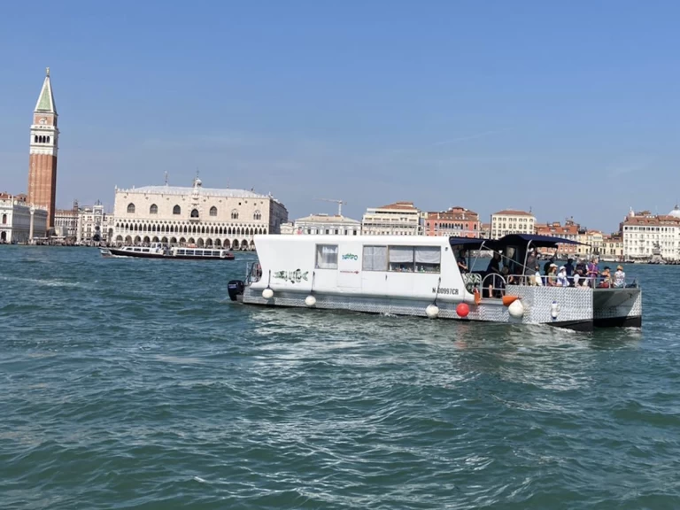 Rent a NAVI 53 HB 16:50 Cremona