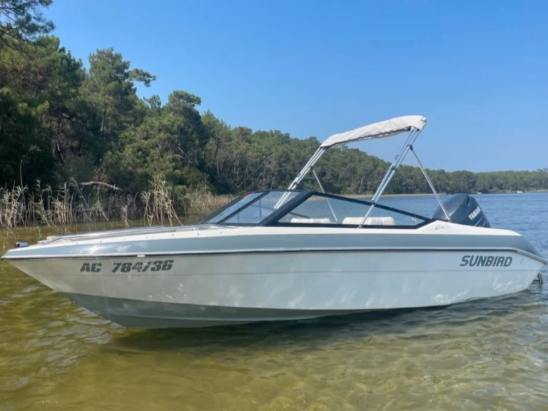 Motorboat rental with or without captain Sunbird Bordeaux