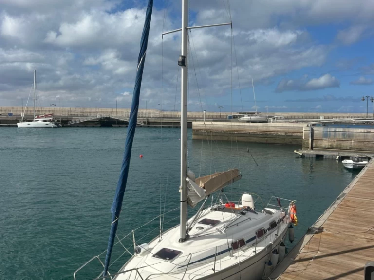 Bareboat Rental Sailboat Bavaria with a boat licence