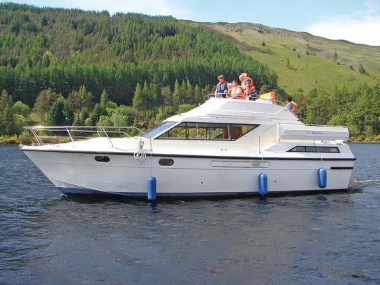 Motorboat rental with or without captain Le Boat Spean Bridge