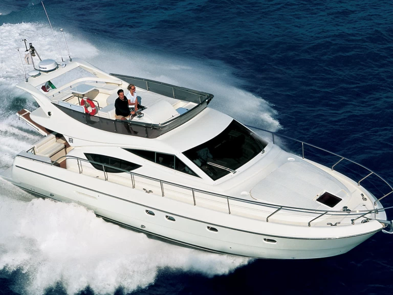 Boat rental Ferretti Ferretti 460 in Panjim on Samboat