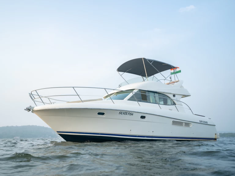Motorboat rental in Panjim - Prestige Prestige 36