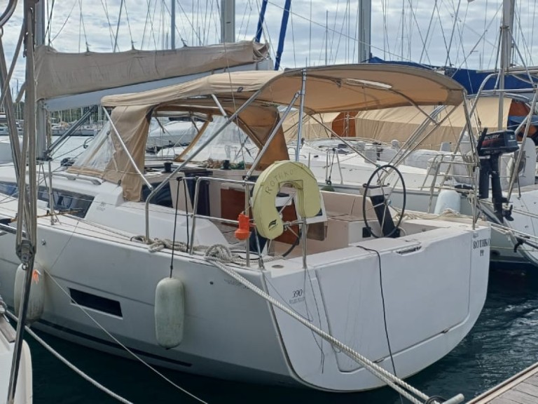 Sailboat rental with or without captain Dufour Le Marin