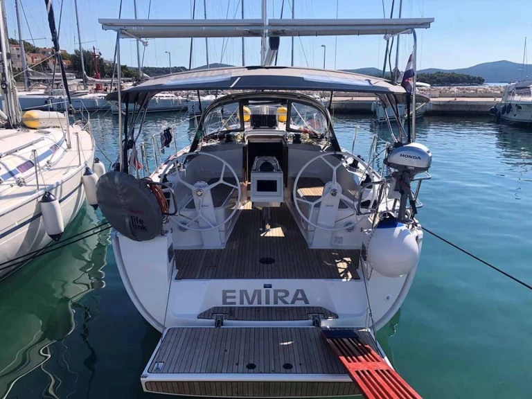 Bareboat Rental Sailboat Bavaria with a boat licence