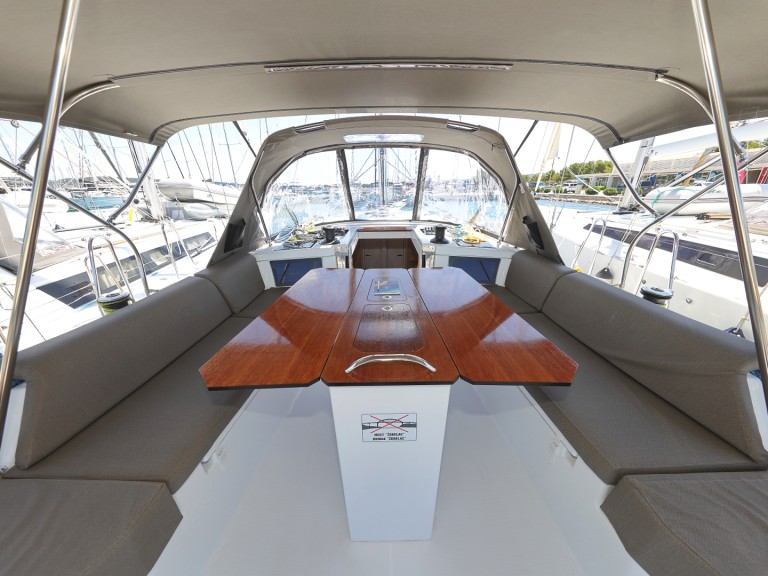 Sailboat rental in Šibenik - Dufour Dufour 44