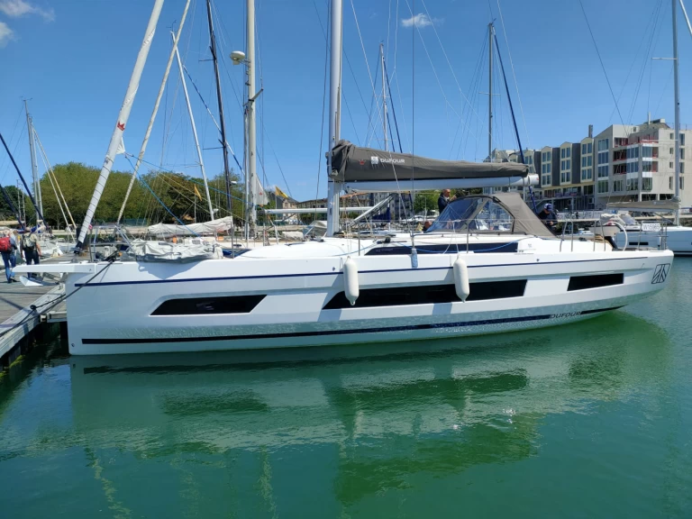 Sailboat rental with or without captain Dufour Piombino