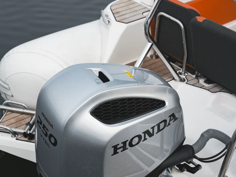 Yacht charter Panjim cheap ZODIAC MEDLINE 7.5