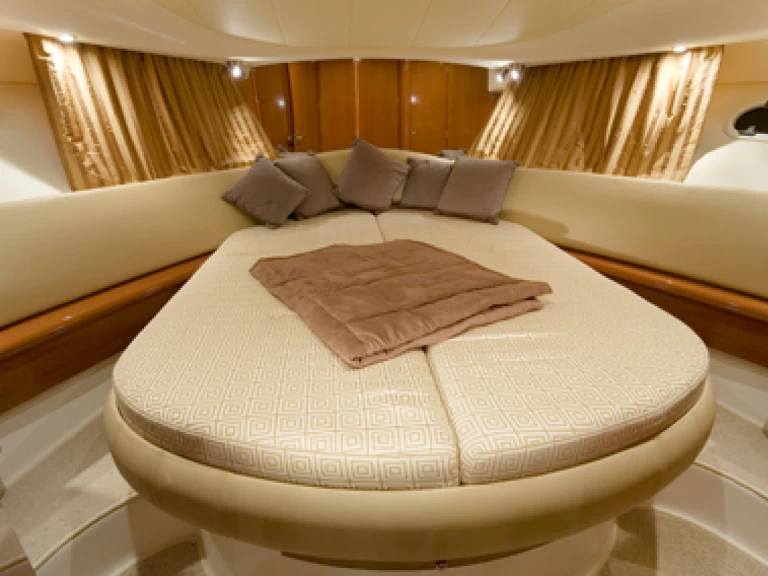 Yacht charter Panjim cheap Prestige 36